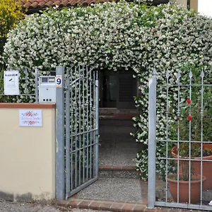 la-casa-di-fiorella.it-tuscanyhotel.com/